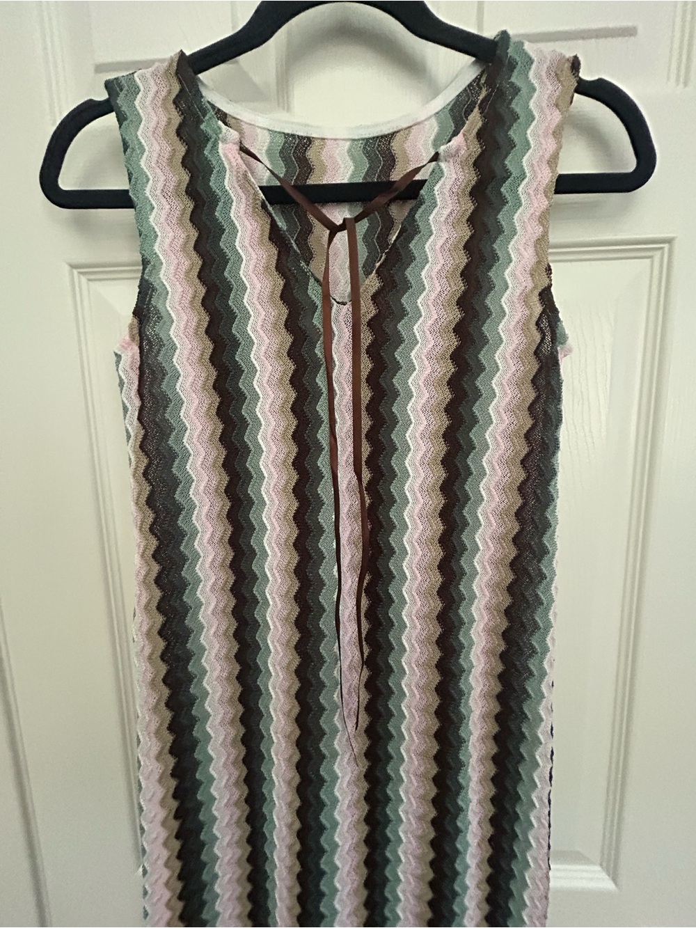 Dazy Sleeveless Zigzag Knit Midi Dress | Size M - Picture 3 of 6